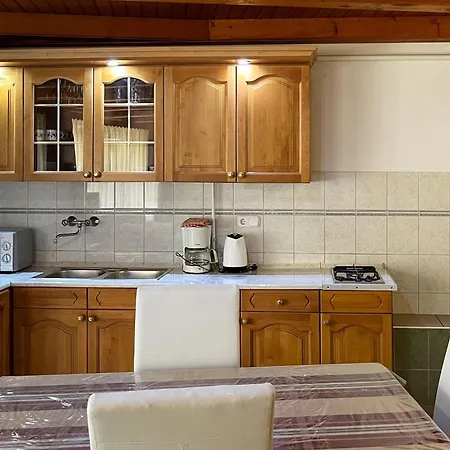 Gemuetliche Fuer 3 Personen By Interhome Apartmán *